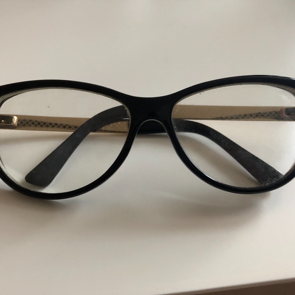 Gucci Glasses - Picture 2 of 4